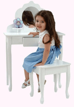 KidKraft Medium Diva Table and Stool
